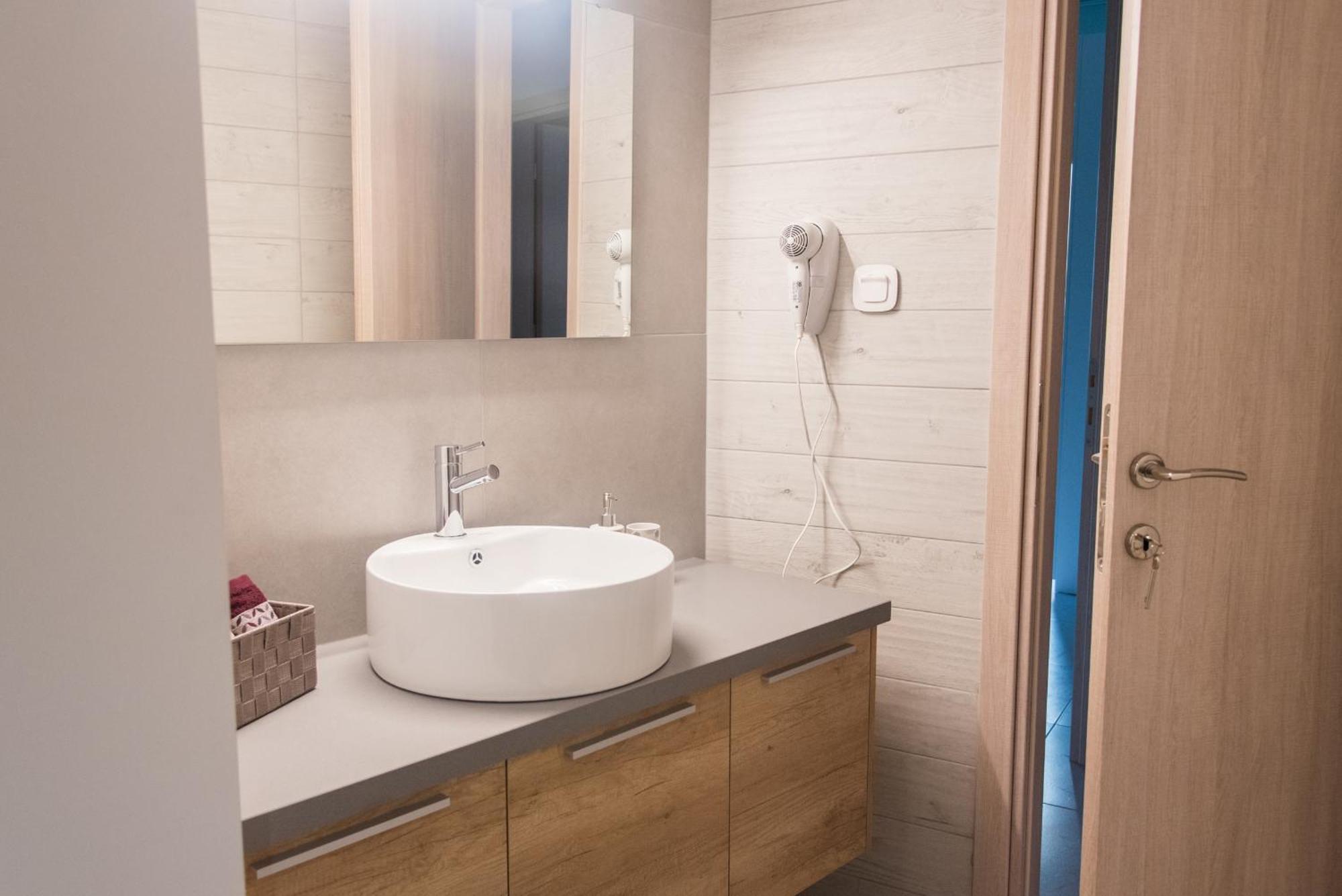 Comfy & Modern Apartment In The Heart Of Heraklion Zewnętrze zdjęcie